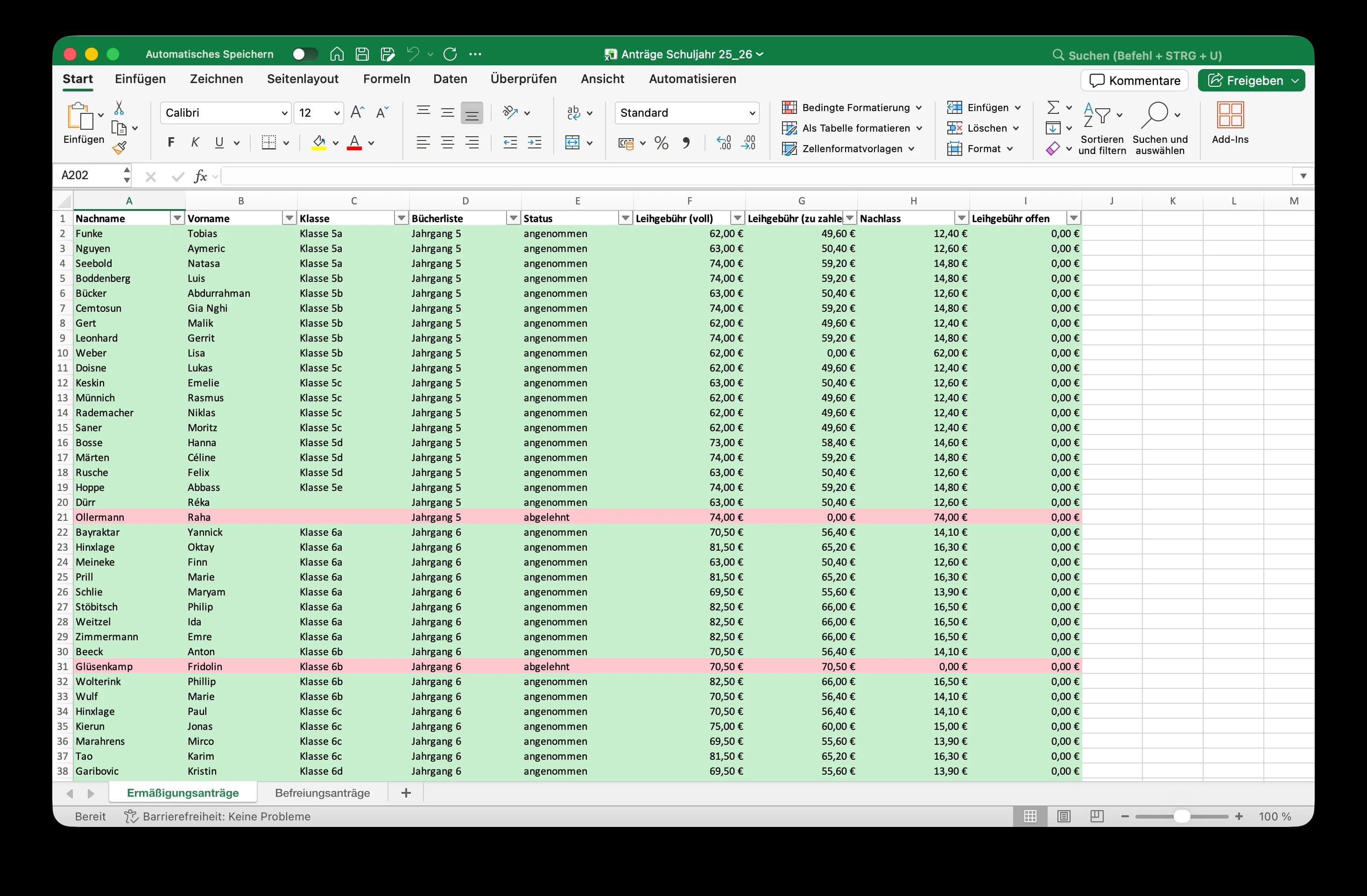 Excel-Export der Ermäßigungsanträge mit Spalten für Name, Klasse, Bücherliste, Status, Leihgebühren und Nachlass
